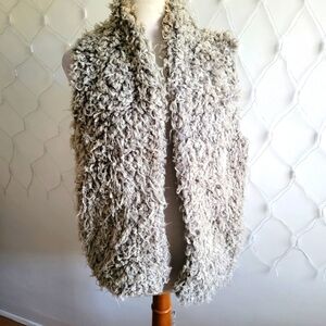 Sleeveless Teddy Coat Vest • Oatmeal/Beige • BCBG Generation •Size Medium